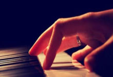 手机上赌足球的软件有哪些风险？该如何远离？